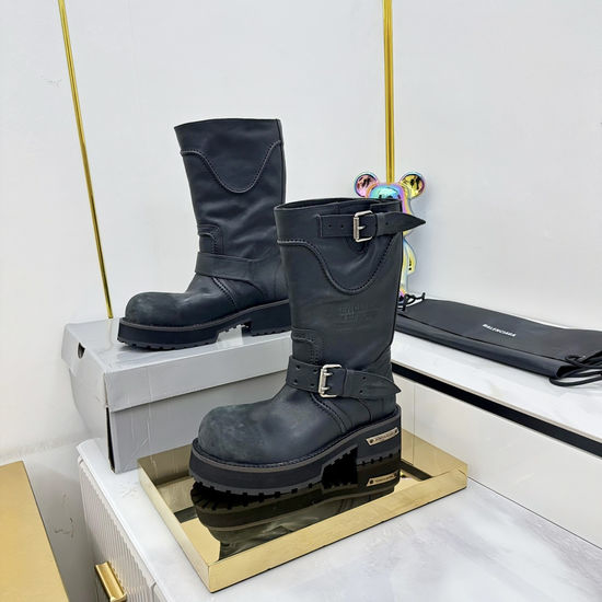 Balenciaga Premium Comfort Leather Boots with Durable Outsole