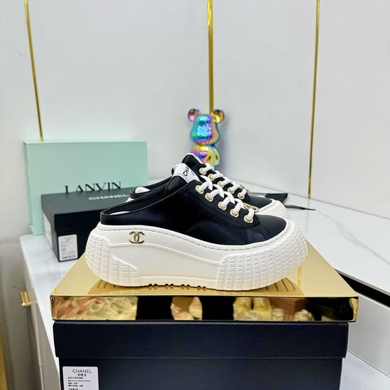 Chanel Classic Black and White Casual Board Shoes with Breathable Design