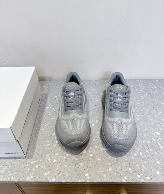 Alo Breathable Mesh Casual Running Shoes with Supportive Cushioning