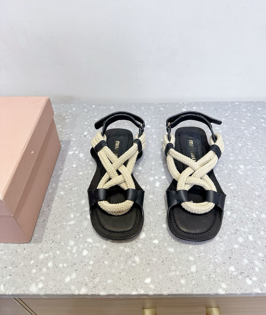 Miu Miu Comfortable Leather Flat Sandals Casual Daily Wear