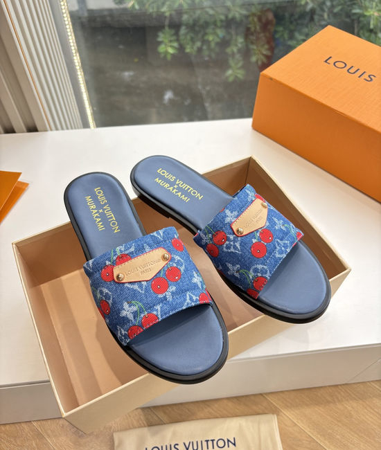Louis Vuitton LV Premium Comfortable Flat Slides Elegant Casual Daily Slippers