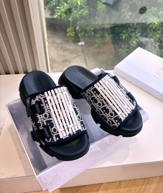 Christian Dior CD Sophisticated Stitched Slide Sandals for Versatile Wear