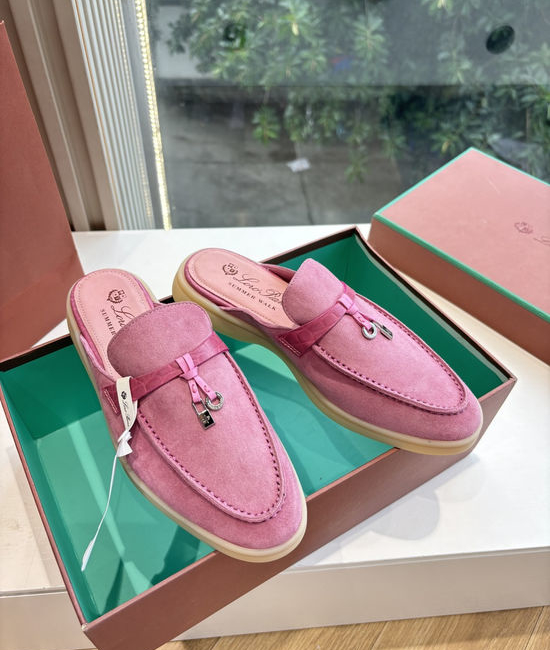 Loro Piana Classic Smooth Leather Loafers Elegant Comfortable Footwear
