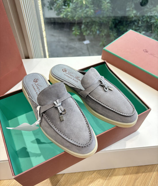 Loro Piana Classic Smooth Leather Loafers Elegant Comfortable Footwear