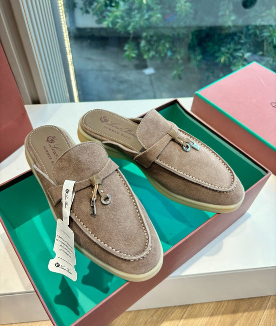 Loro Piana Classic Smooth Leather Loafers Elegant Comfortable Footwear