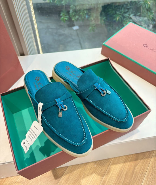Loro Piana Classic Smooth Leather Loafers Elegant Comfortable Footwear