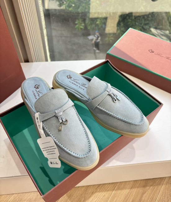Loro Piana Classic Smooth Leather Loafers Elegant Comfortable Footwear