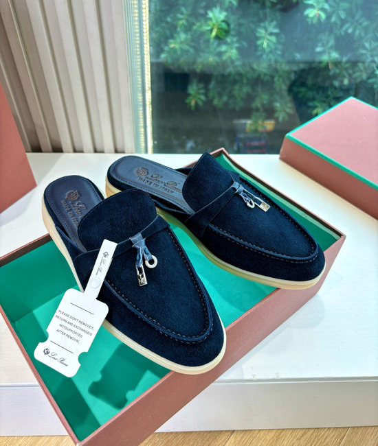 Loro Piana Classic Smooth Leather Loafers Elegant Comfortable Footwear