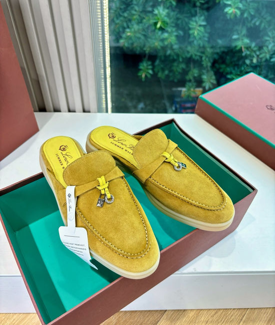 Loro Piana Classic Smooth Leather Loafers Elegant Comfortable Footwear