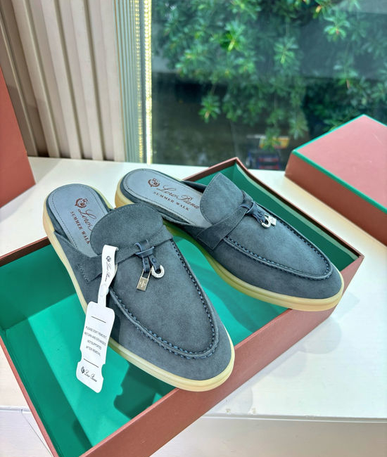 Loro Piana Classic Smooth Leather Loafers Elegant Comfortable Footwear