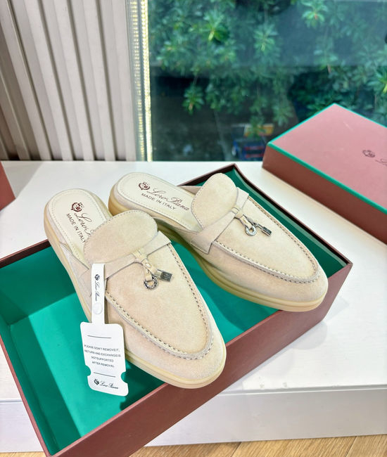Loro Piana Classic Smooth Leather Loafers Elegant Comfortable Footwear