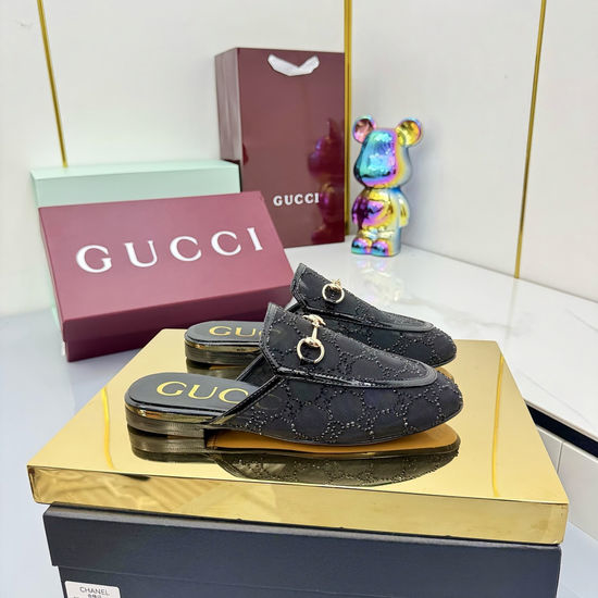 Gucci Rhinestone Decor Patent Leather Closed Toe Mules