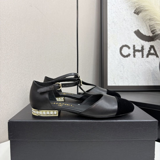 Roger Viver RV Diamond Buckle Sheepskin Leather Sole Sandals