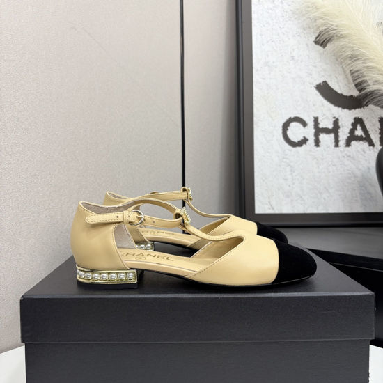 Roger Viver RV Diamond Buckle Sheepskin Leather Sole Sandals