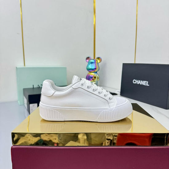 Chanel Classic Embroidered Casual Sneakers with TPU Sole
