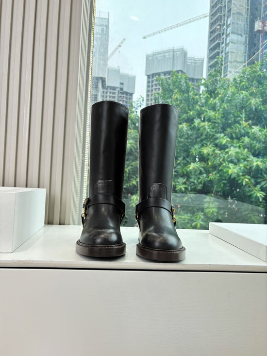 Chloe Vintage Chelsea Boots with Adjustable Straps and Non-slip Sole