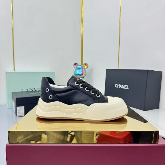 Chanel Classic Black and White Casual Board Shoes with Breathable Design