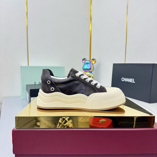 Chanel Classic Black and White Casual Board Shoes with Breathable Design