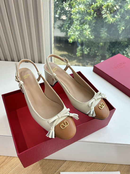 Valentino Comfortable Sheepskin Leather Casual Elevating Fashion Shoes