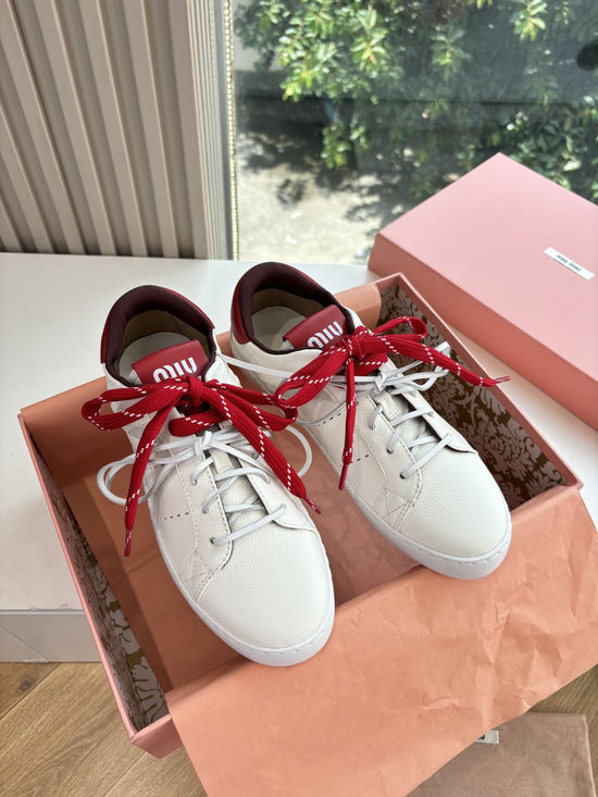 Miu Miu Thick Sole Leather Casual Shoes Lightweight Comfortable Elevated