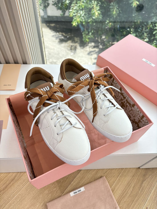 Miu Miu Thick Sole Leather Casual Shoes Lightweight Comfortable Elevated