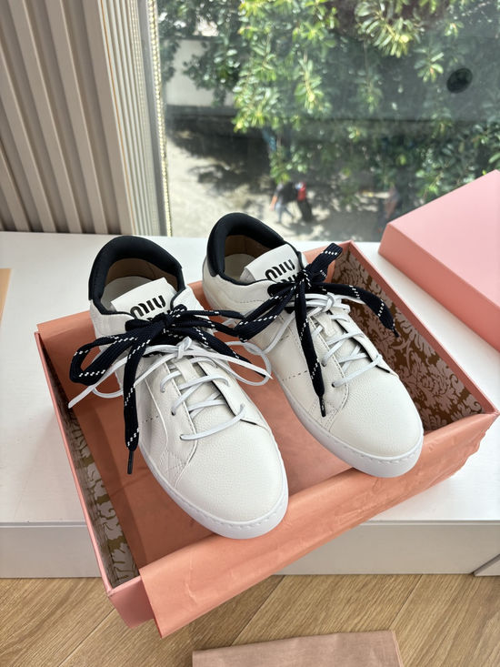 Miu Miu Thick Sole Leather Casual Shoes Lightweight Comfortable Elevated