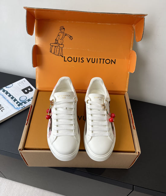Louis Vuitton LV Casual Leather Skate Shoes with Embossed Pattern Design