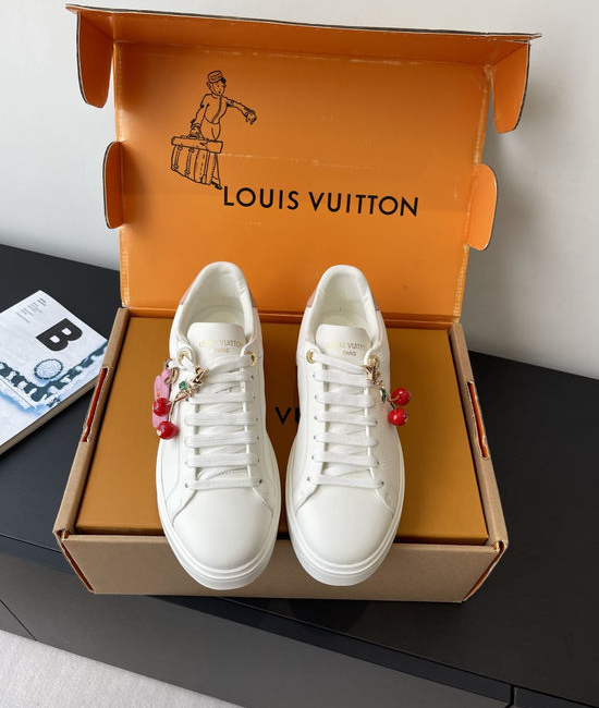 Louis Vuitton LV Casual Leather Skate Shoes with Embossed Pattern Design