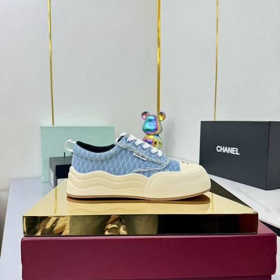 Chanel Classic Black White Casual Comfortable Sheepskin Sneakers