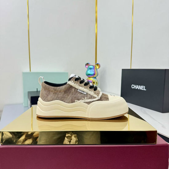 Chanel Classic Black White Casual Comfortable Sheepskin Sneakers