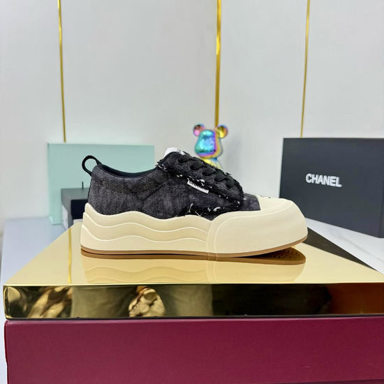 Chanel Classic Black White Casual Comfortable Sheepskin Sneakers