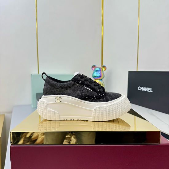 Chanel Classic Black White Casual Comfortable Sheepskin Sneakers