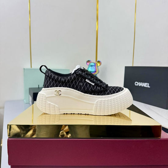 Chanel Classic Black White Casual Comfortable Sheepskin Sneakers