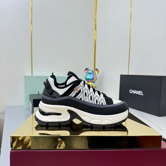 Chanel Classic Black White Casual Comfortable Sheepskin Sneakers