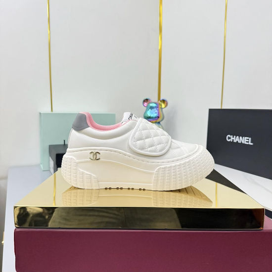 Chanel Classic Black White Casual Comfortable Sheepskin Sneakers