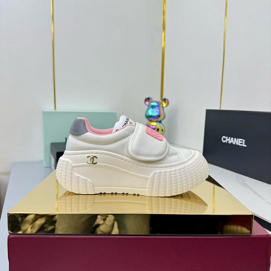 Chanel Classic Black White Casual Comfortable Sheepskin Sneakers
