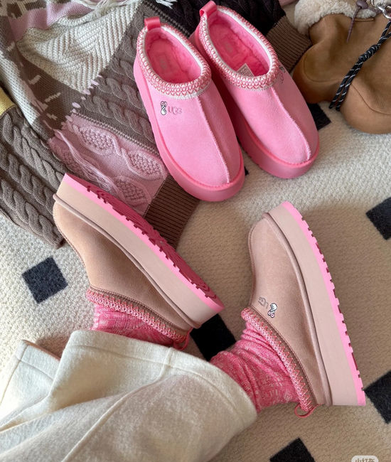UGG Soft Fleece Lined Suede Ankle Snow Boots
