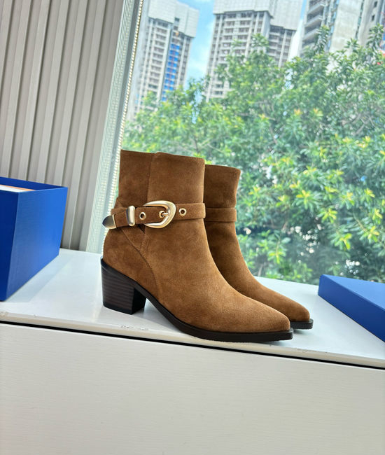 Stuart Weitzman Flat Chelsea Ankle Boots With Non-slip Tread Sole