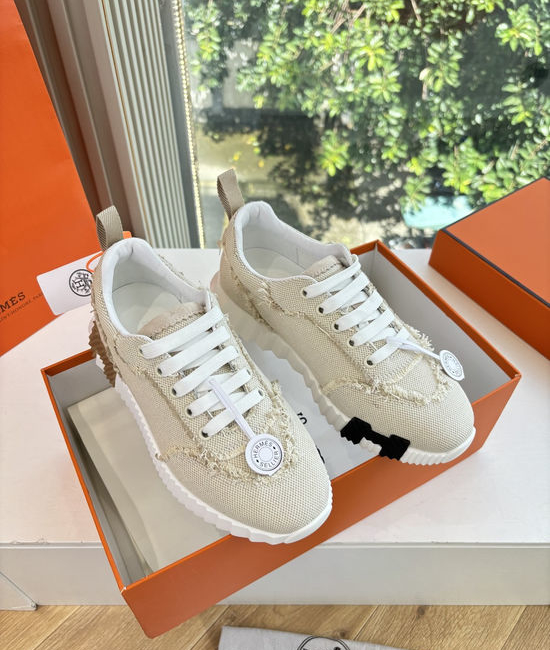 Hermes Casual Breathable Fabric Upper Sneakers with Comfortable Sole