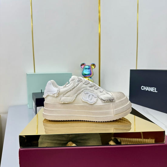 Chanel Classic Black White Casual Comfortable Sheepskin Sneakers