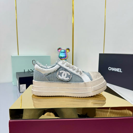 Chanel Classic Black White Casual Comfortable Sheepskin Sneakers