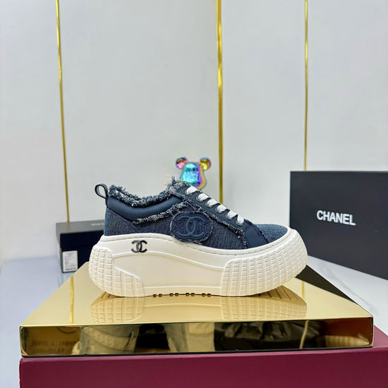 Chanel Classic Black White Casual Comfortable Sheepskin Sneakers