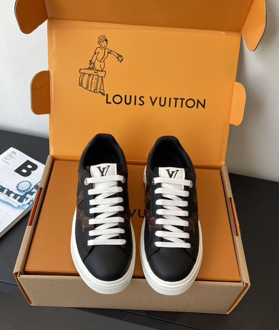 Louis Vuitton LV Casual Leather Skate Shoes with Embossed Pattern Design