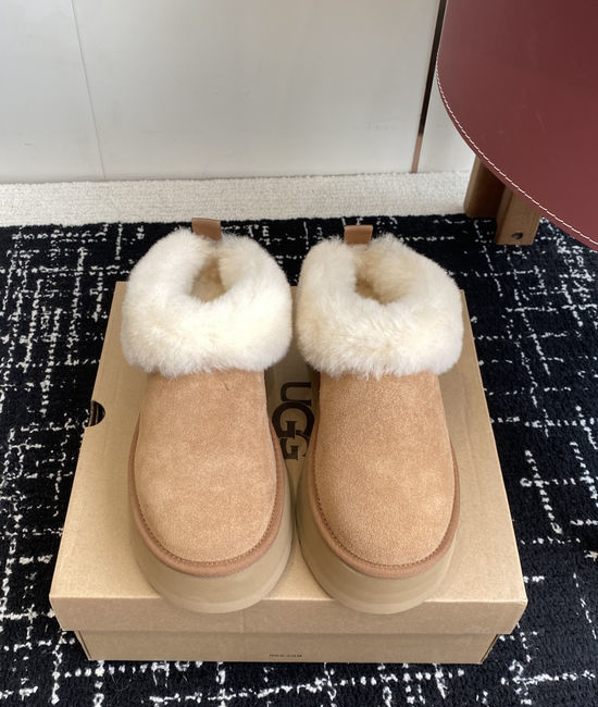 UGG UGG Style Loafers with Sheepskin Lining