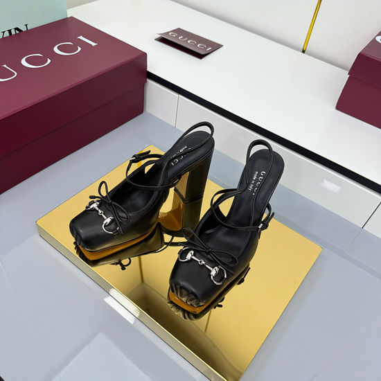 Gucci Elegant Leather Bow Decor Block Heel Dress Shoes