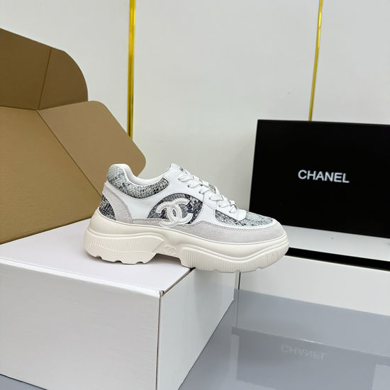 Chanel Classic Black White Leather Casual Sneakers