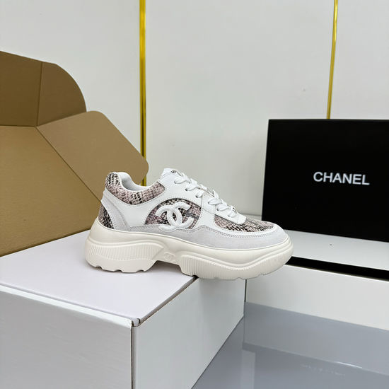 Chanel Classic Black White Leather Casual Sneakers