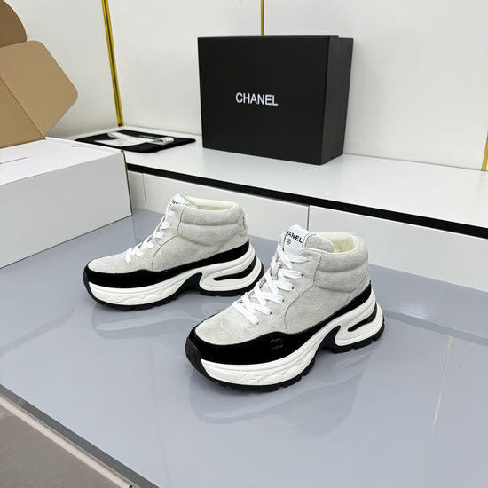 Chanel Classic Black White Leather Casual Sneakers