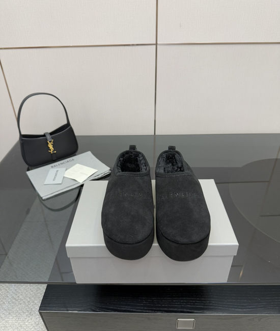 Balenciaga Thick Sole Furry Mules Comfortable Lightweight Casual Slip On Shoes