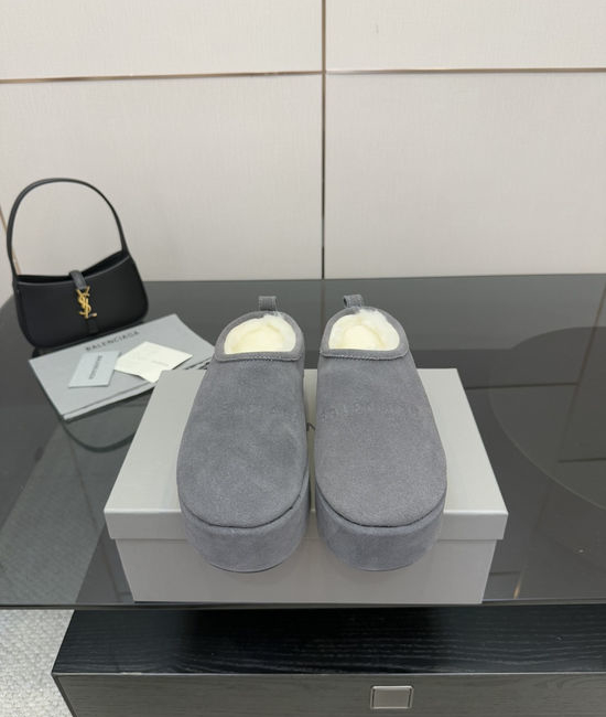 Balenciaga Thick Sole Furry Mules Comfortable Lightweight Casual Slip On Shoes